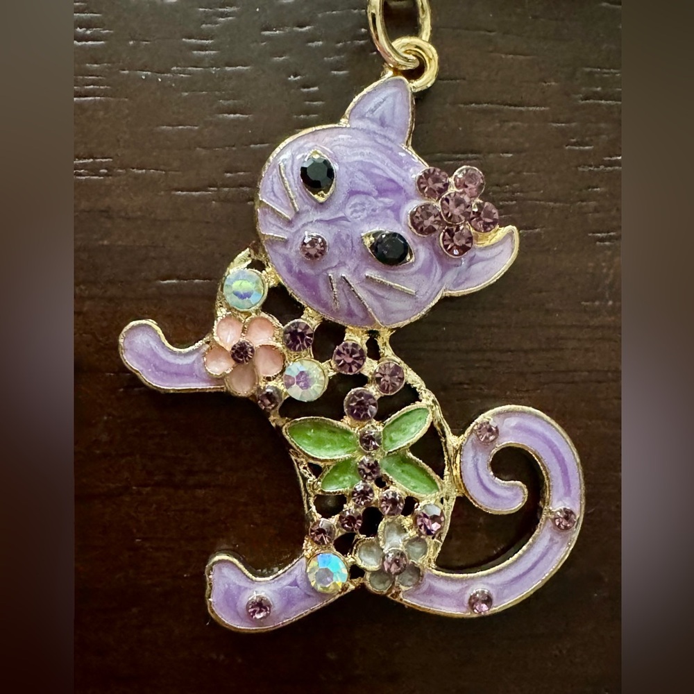Kitty Cat & Flowers Bag Charm NIP Keychain Enamel Rhinestones NEW Lavender Lilac